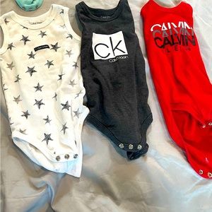 set of 3 calvin klein sleeveless onesies - size 12 Month
